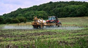 Epandage des pesticides à proximité des habitations