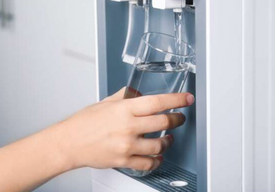 Fontaines à eau dans les lieux publics : seuls 9 % des établissements respectent parfaitement la loi